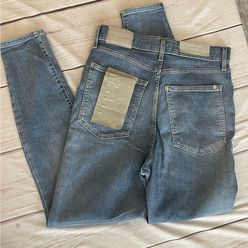 Everlane Women's Skinny Jeans in Light Blue - Picture 4 of 16